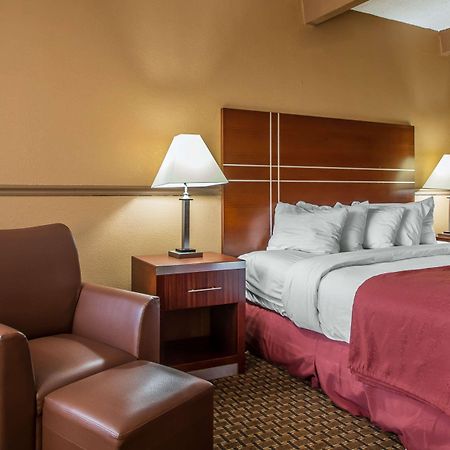 Quality Inn East Dubuque מראה חיצוני תמונה