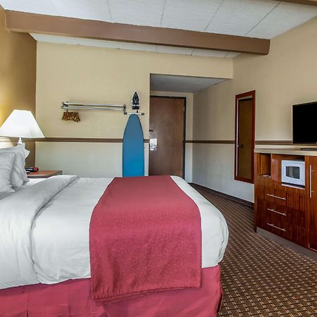 Quality Inn East Dubuque מראה חיצוני תמונה