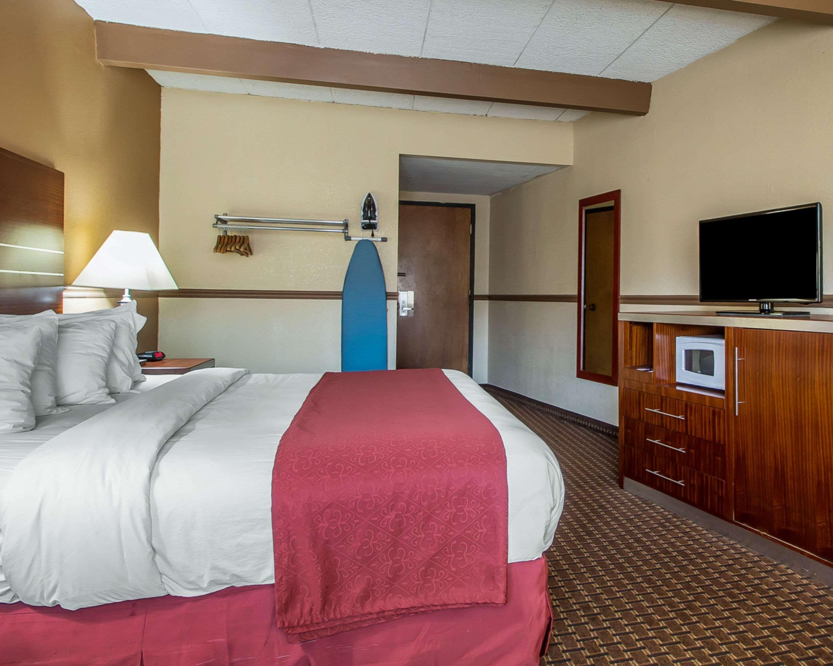 Quality Inn East Dubuque מראה חיצוני תמונה