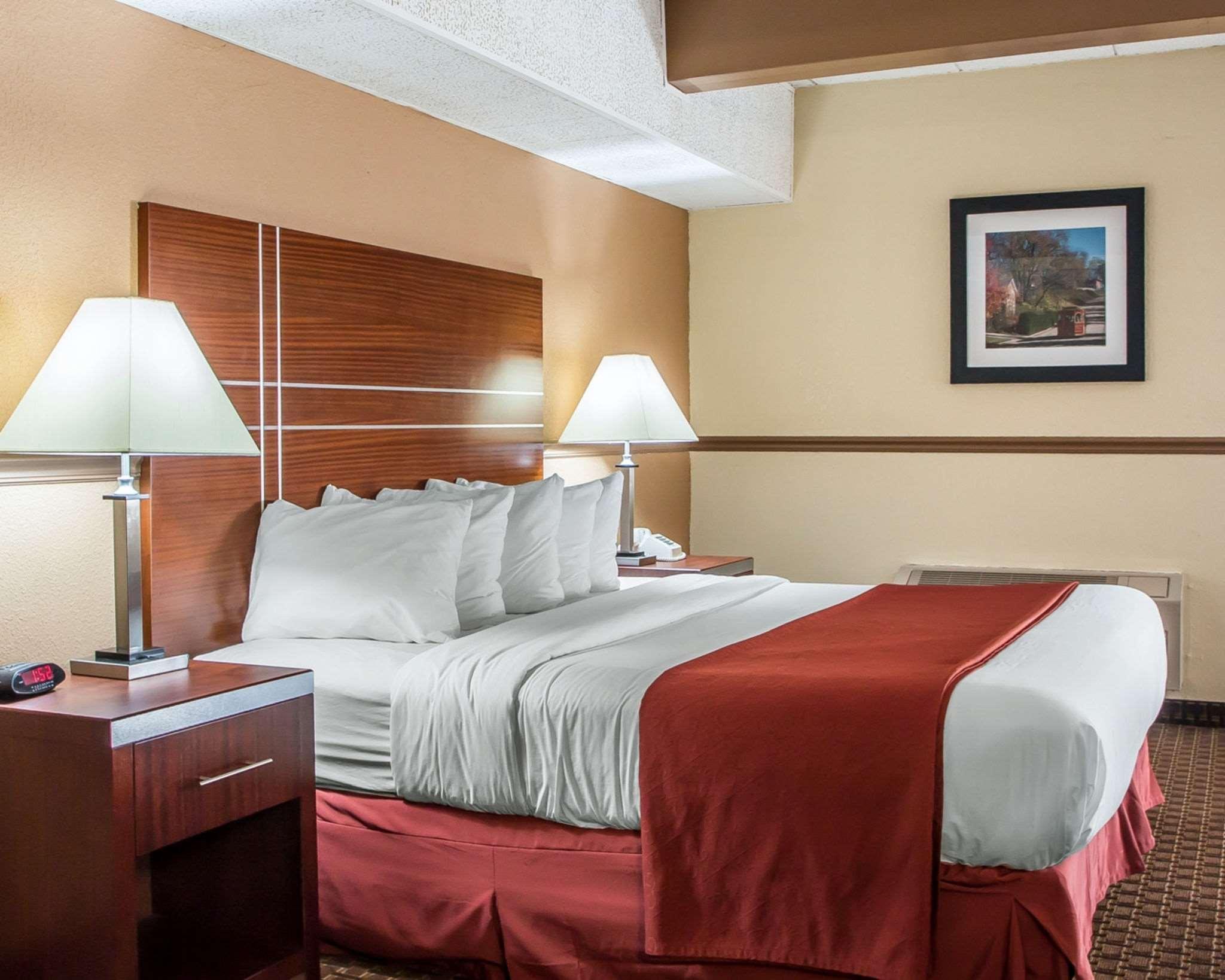 Quality Inn East Dubuque מראה חיצוני תמונה