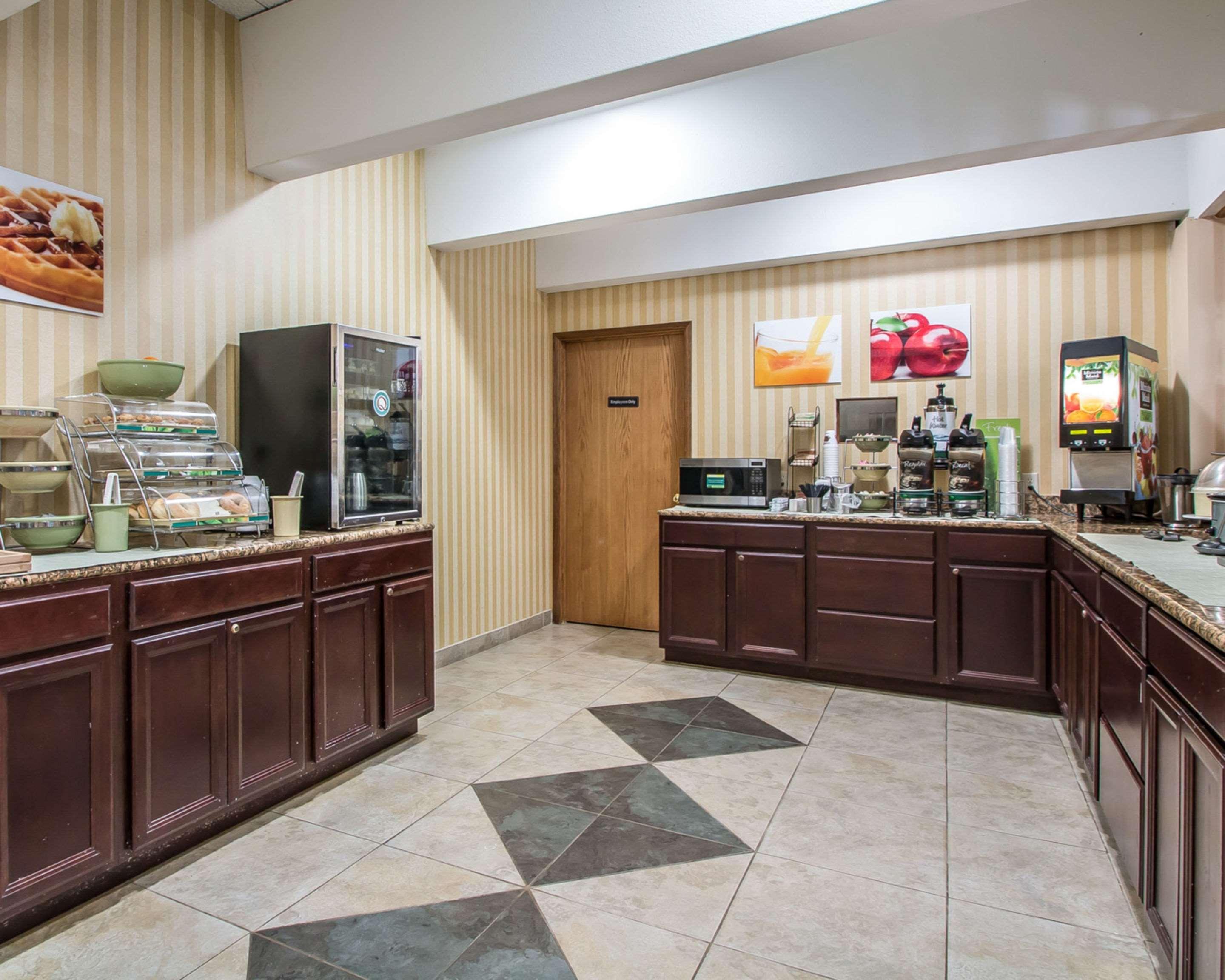 Quality Inn East Dubuque מראה חיצוני תמונה