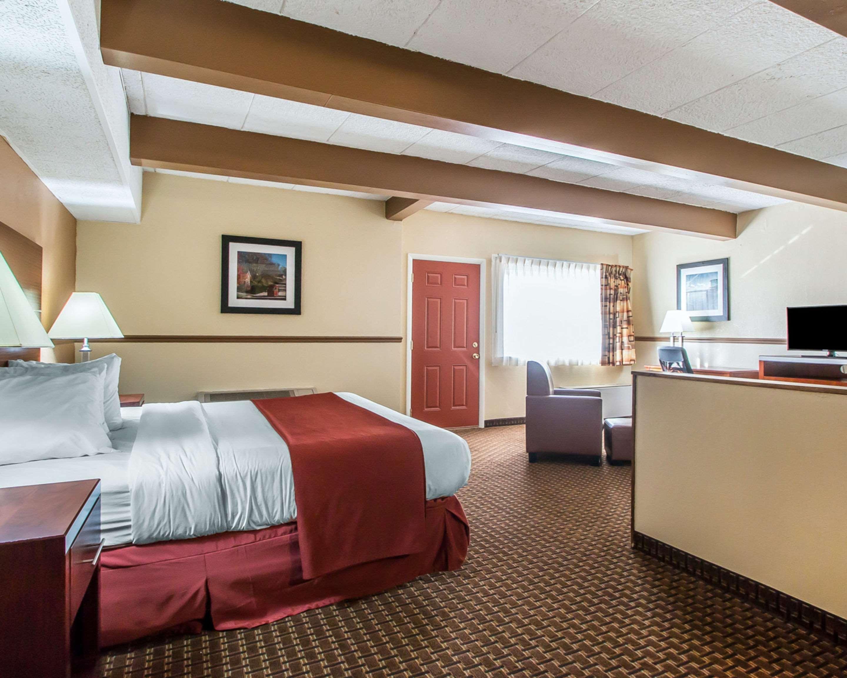 Quality Inn East Dubuque מראה חיצוני תמונה