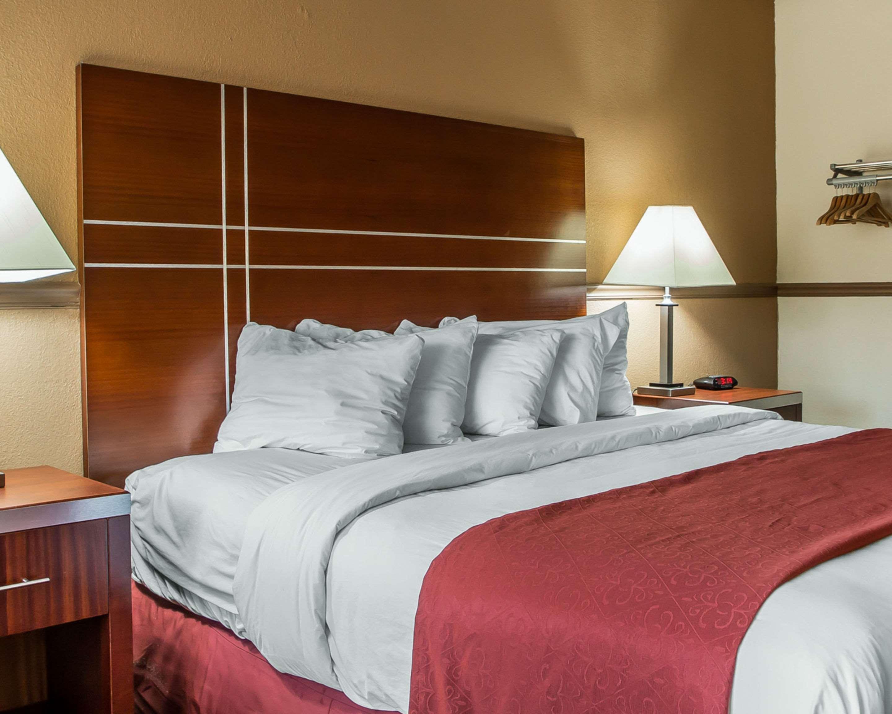 Quality Inn East Dubuque מראה חיצוני תמונה