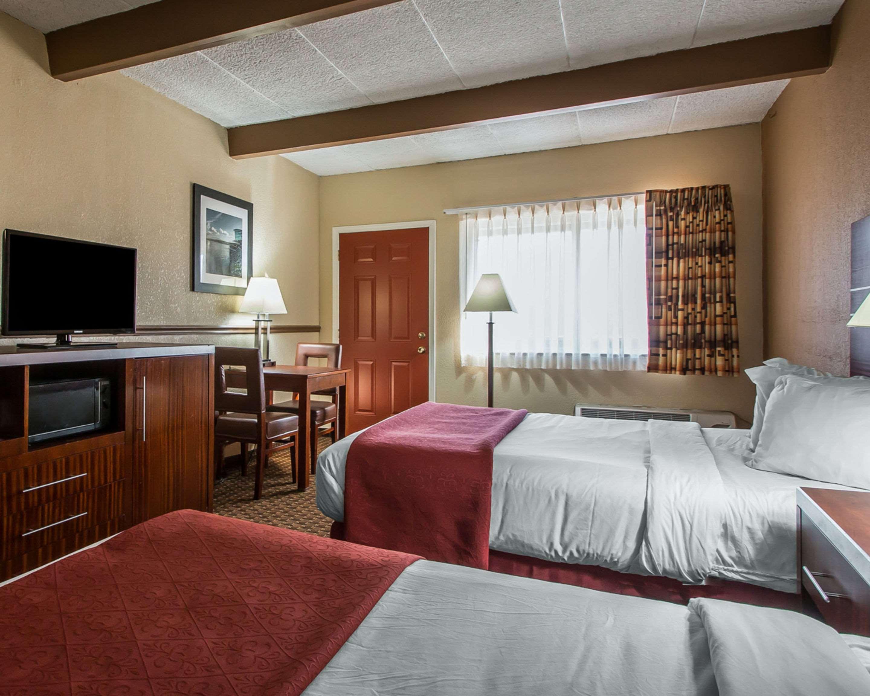 Quality Inn East Dubuque מראה חיצוני תמונה