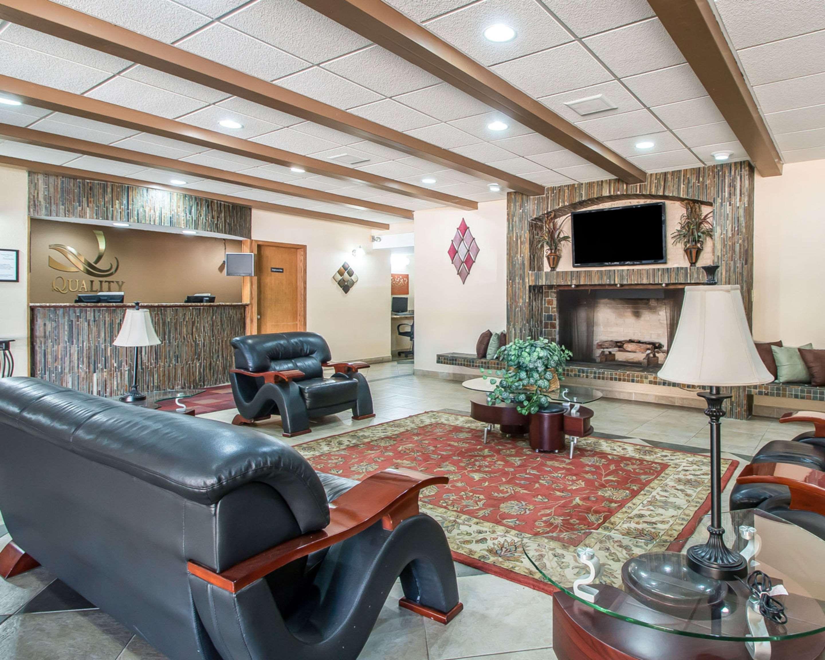 Quality Inn East Dubuque מראה חיצוני תמונה