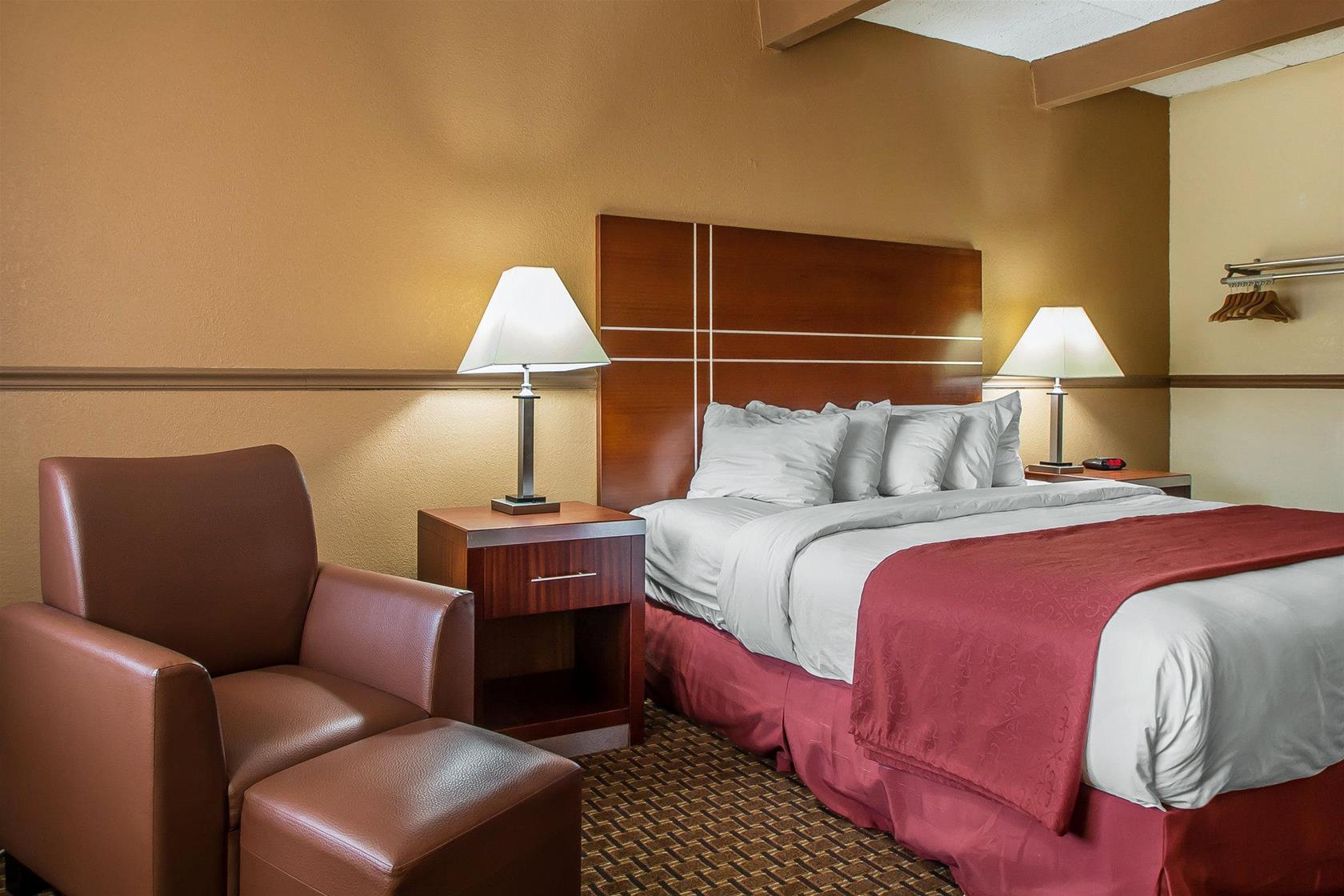 Quality Inn East Dubuque מראה חיצוני תמונה