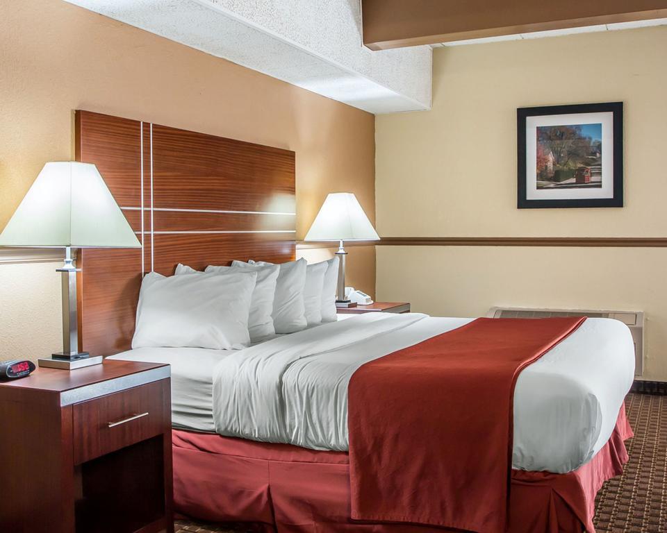 Quality Inn East Dubuque מראה חיצוני תמונה