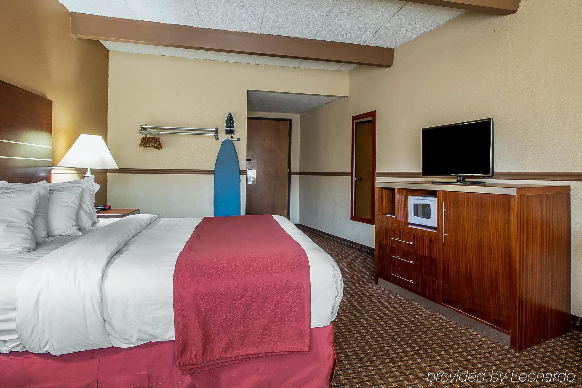 Quality Inn East Dubuque מראה חיצוני תמונה