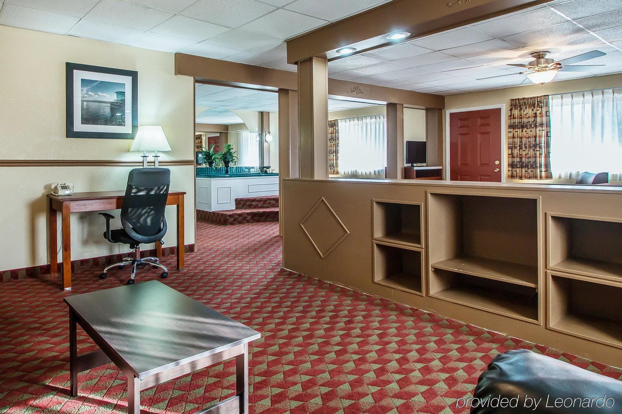 Quality Inn East Dubuque מראה חיצוני תמונה