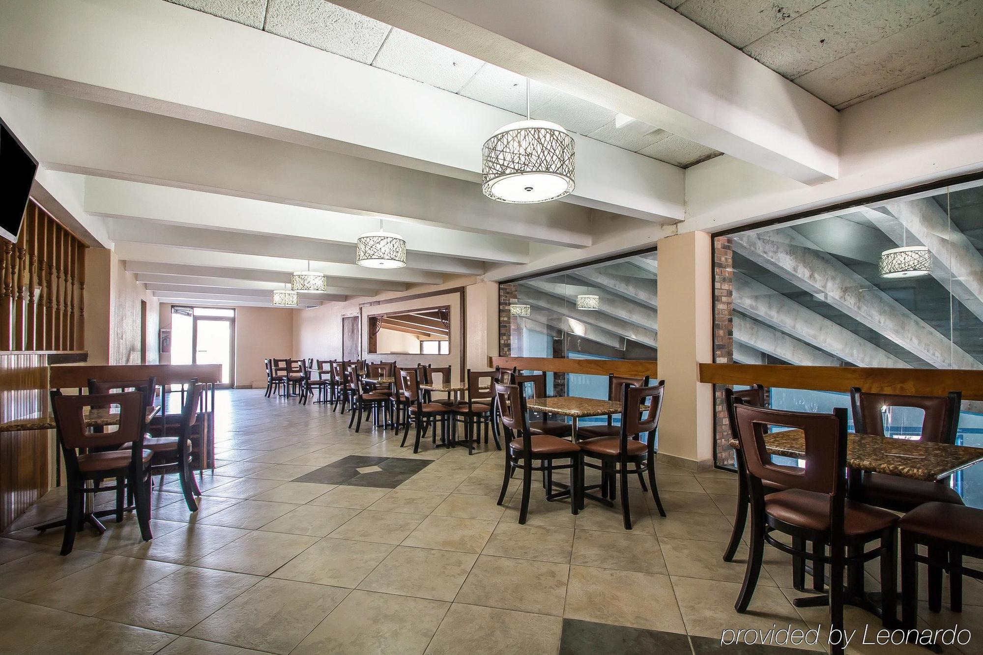 Quality Inn East Dubuque מראה חיצוני תמונה