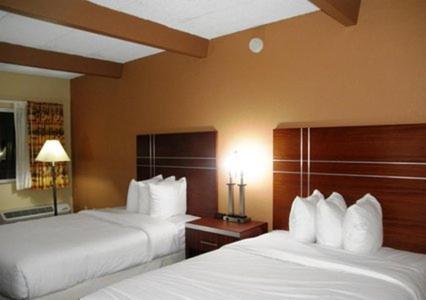 Quality Inn East Dubuque מראה חיצוני תמונה
