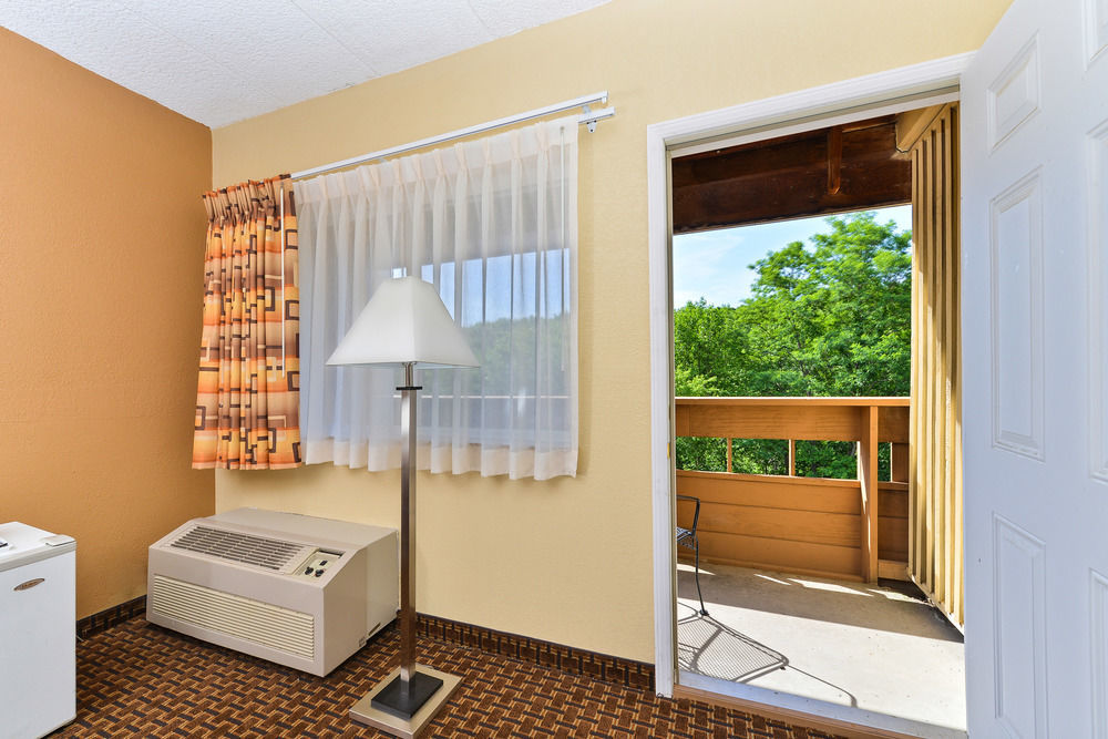 Quality Inn East Dubuque מראה חיצוני תמונה
