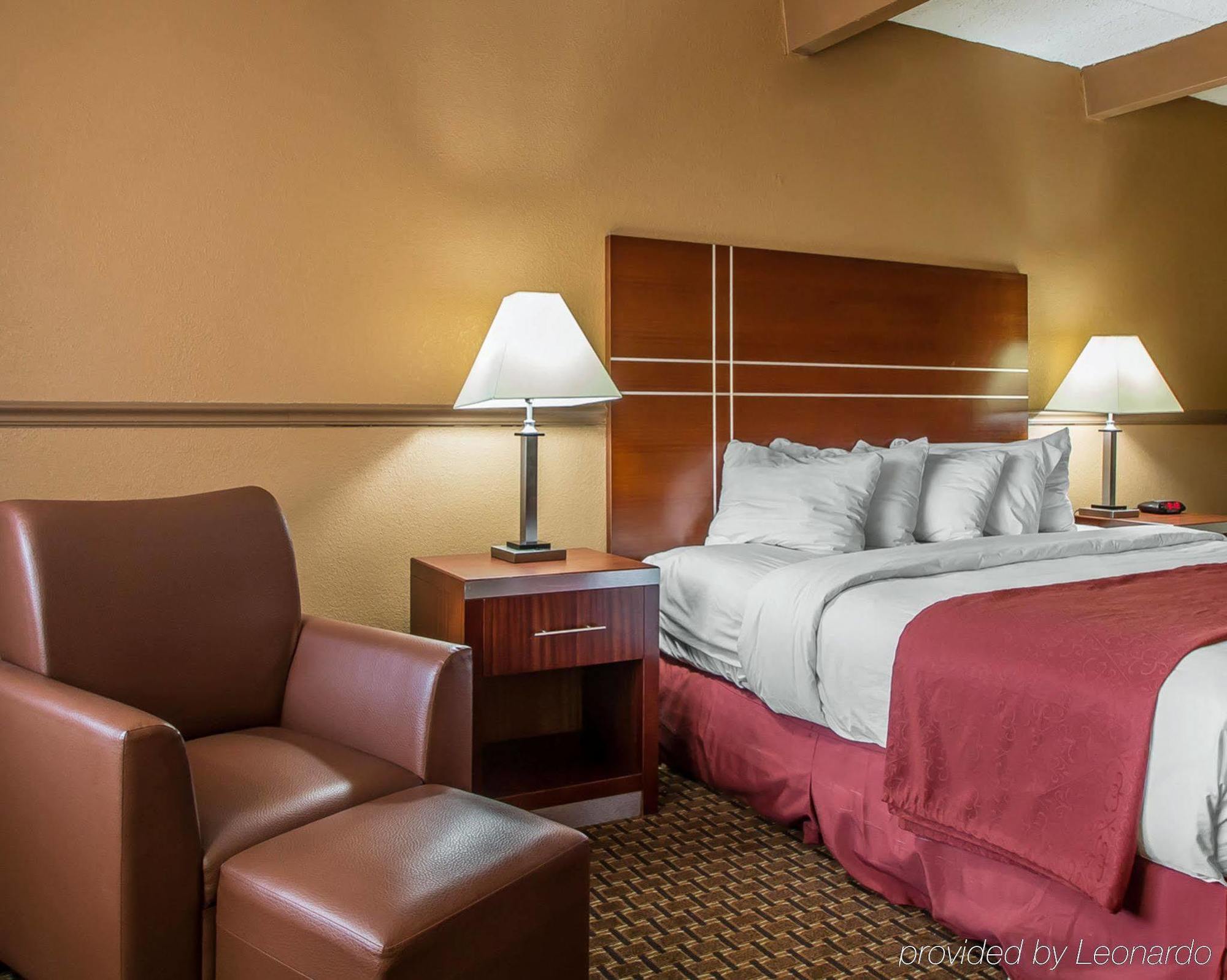 Quality Inn East Dubuque מראה חיצוני תמונה