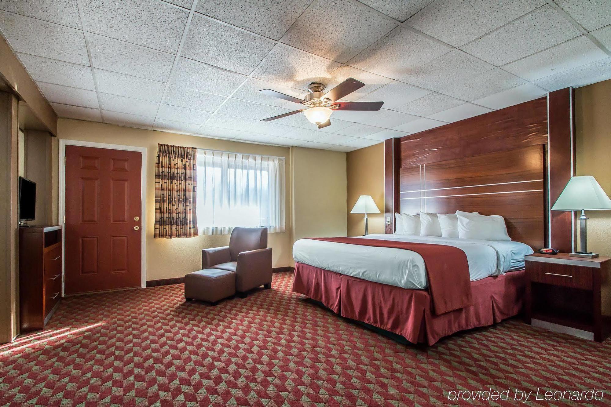 Quality Inn East Dubuque מראה חיצוני תמונה