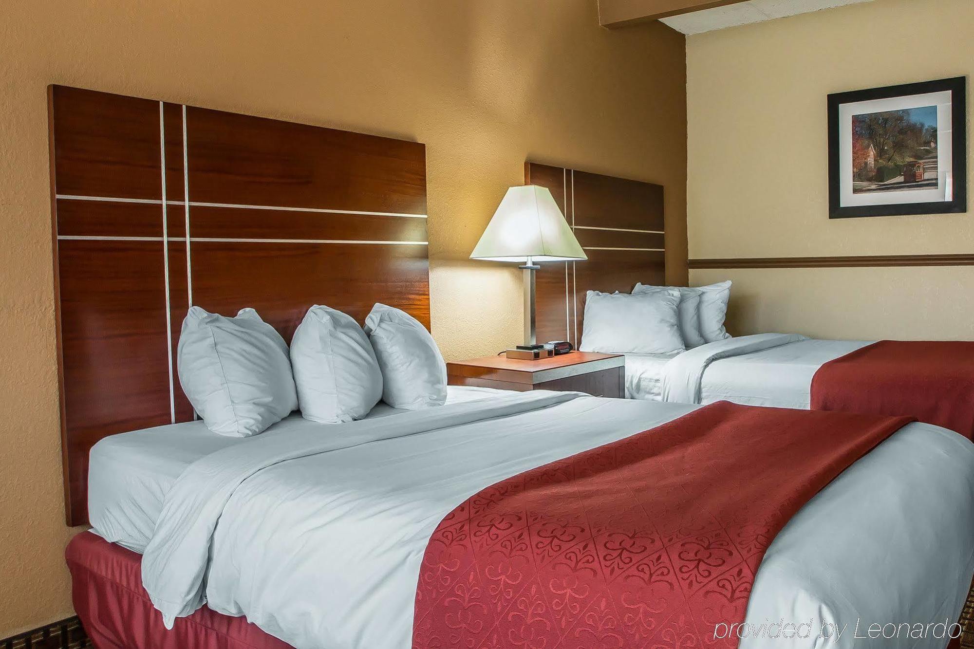 Quality Inn East Dubuque מראה חיצוני תמונה