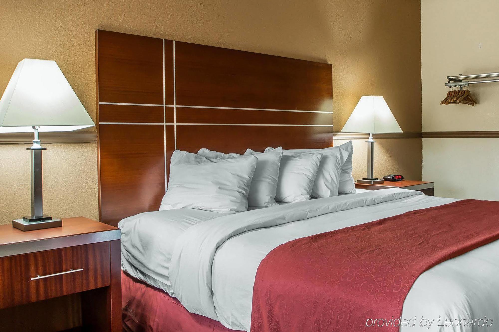 Quality Inn East Dubuque מראה חיצוני תמונה