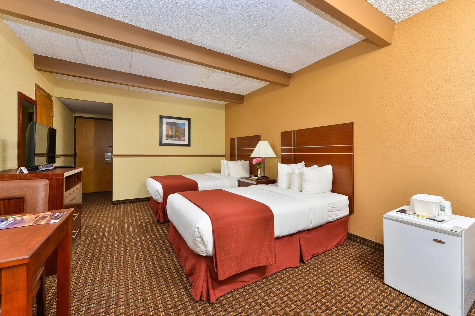 Quality Inn East Dubuque מראה חיצוני תמונה